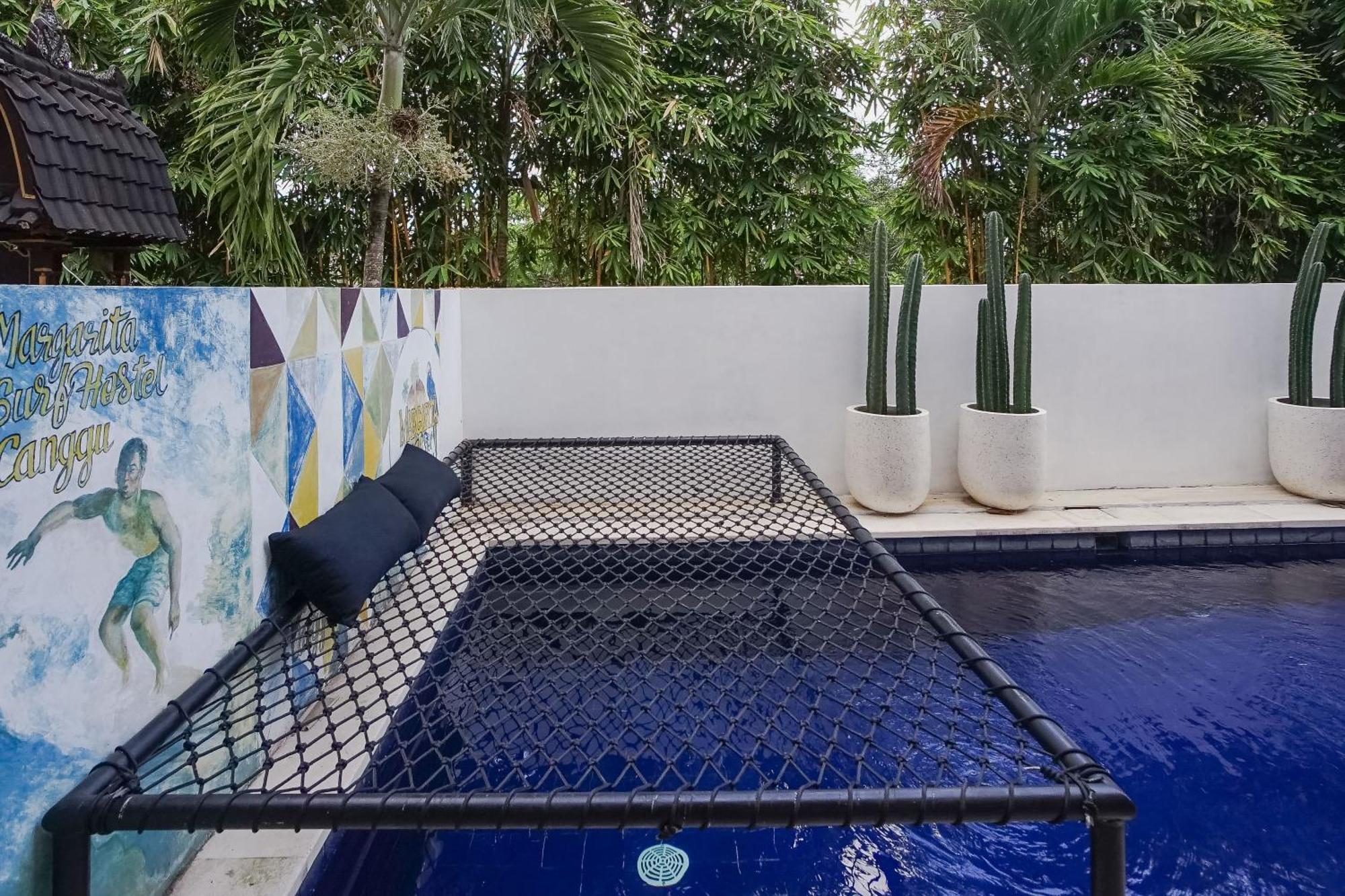 Margarita Surf Hostel Canggu Eksteriør billede