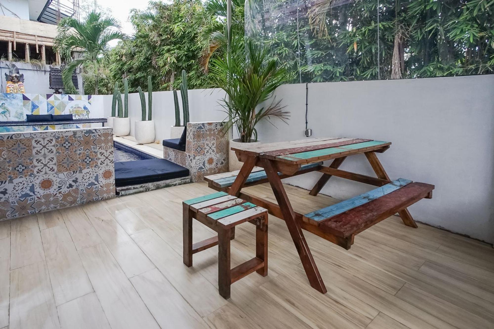 Margarita Surf Hostel Canggu Eksteriør billede