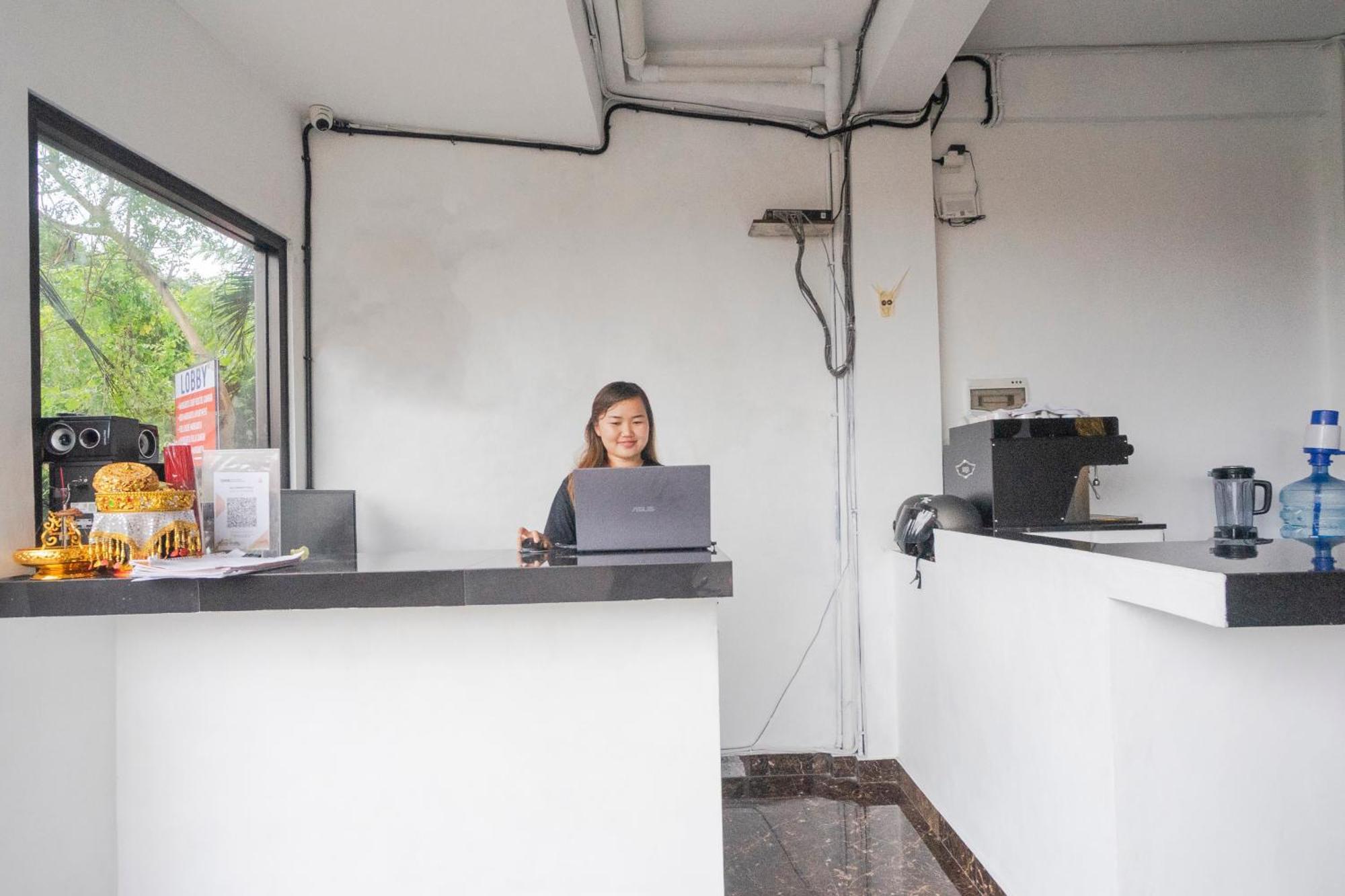 Margarita Surf Hostel Canggu Eksteriør billede