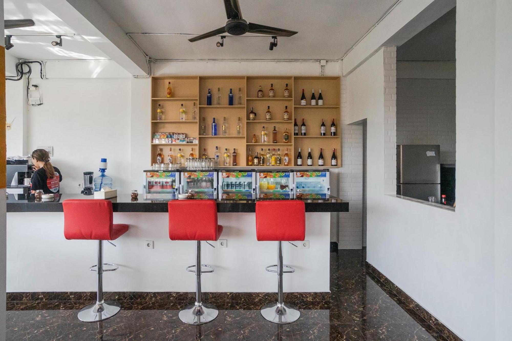 Margarita Surf Hostel Canggu Eksteriør billede